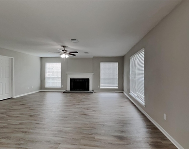 16303 Hickory Point Road - Photo Thumbnail 2