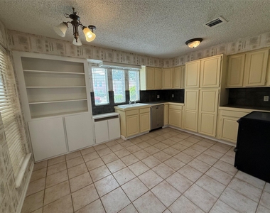 17149 Beaver Springs Drive - Photo Thumbnail 2