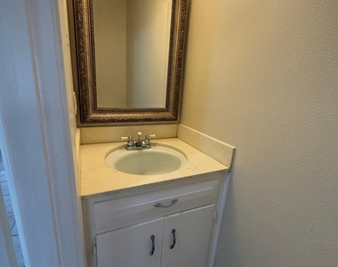 17149 Beaver Springs Drive - Photo Thumbnail 4