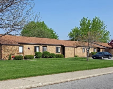69 E Smiley Avenue - Photo Thumbnail 2