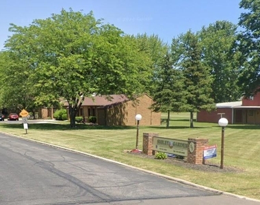 69 E Smiley Avenue - Photo Thumbnail 1