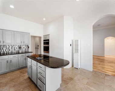 4626 Plantation Creek Drive - Photo Thumbnail 9