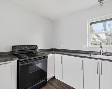 6832 Ave I - Photo Thumbnail 13