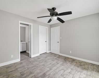 6832 Ave I - Photo Thumbnail 5