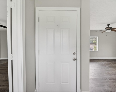 6832 Ave I - Photo Thumbnail 9