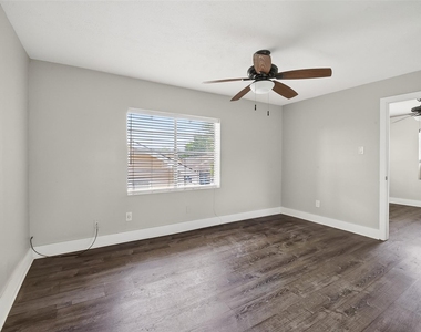 6832 Ave I - Photo Thumbnail 10
