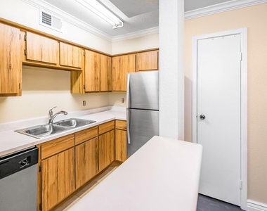 18511 Egret Bay Boulevard - Photo Thumbnail 5