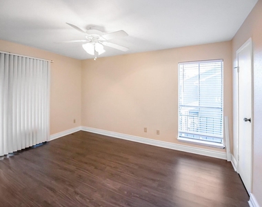 18511 Egret Bay Boulevard - Photo Thumbnail 7