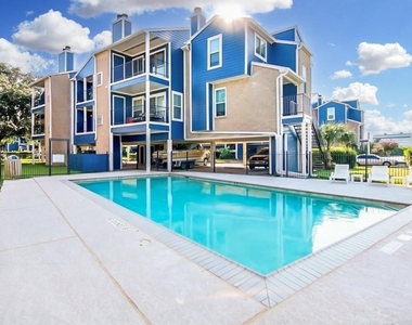 18511 Egret Bay Boulevard - Photo Thumbnail 2