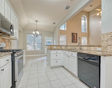 11011 Sprucedale Court - Photo Thumbnail 13