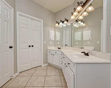 11011 Sprucedale Court - Photo Thumbnail 26