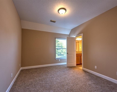 14426 Castlemaine Court - Photo Thumbnail 16