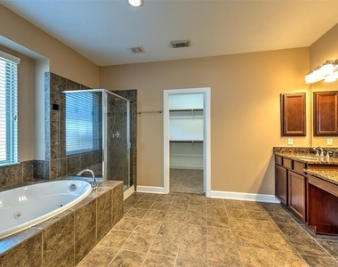 14426 Castlemaine Court - Photo Thumbnail 10
