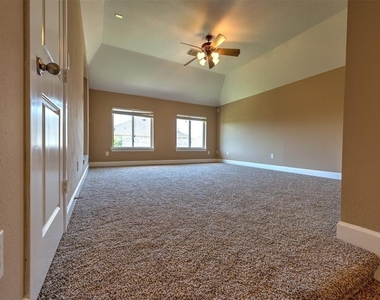 14426 Castlemaine Court - Photo Thumbnail 14