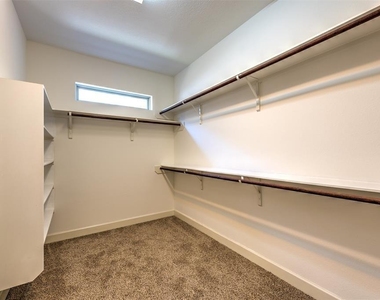 14426 Castlemaine Court - Photo Thumbnail 11