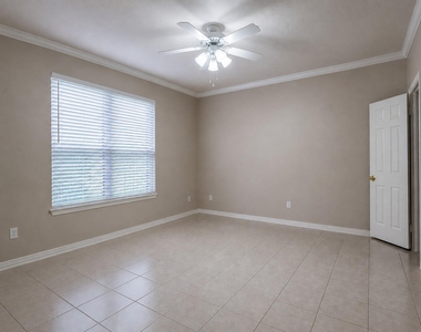 2255 Braeswood Park Drive - Photo Thumbnail 6