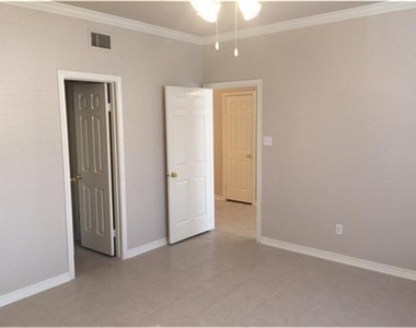 2255 Braeswood Park Drive - Photo Thumbnail 7