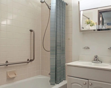 330 Main St - Photo Thumbnail 13