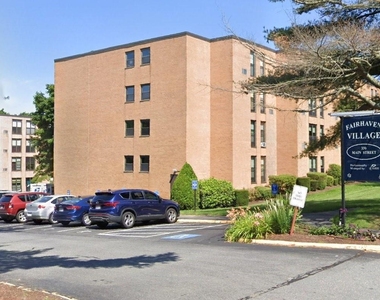 330 Main St - Photo Thumbnail 3