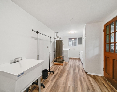 2019 N Thompson Street - Photo Thumbnail 11