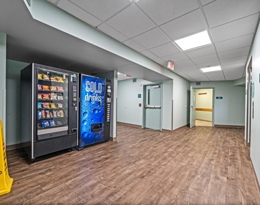 6102 Seawall Boulevard - Photo Thumbnail 27
