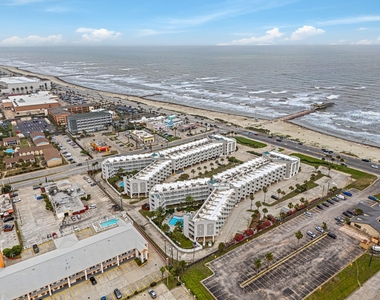 6102 Seawall Boulevard - Photo Thumbnail 2