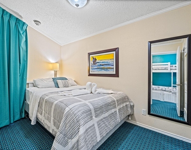 6102 Seawall Boulevard - Photo Thumbnail 9
