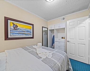6102 Seawall Boulevard - Photo Thumbnail 10