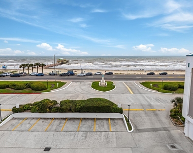 6102 Seawall Boulevard - Photo Thumbnail 3