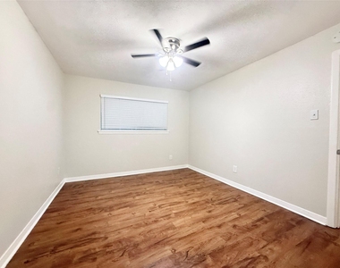 201 S Kaysie Street - Photo Thumbnail 11