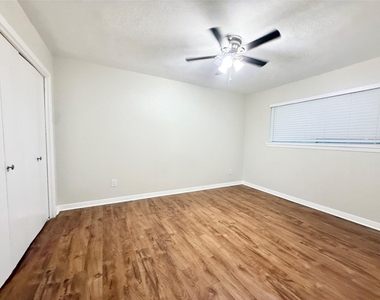 201 S Kaysie Street - Photo Thumbnail 9