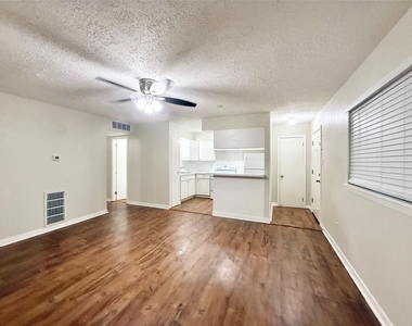201 S Kaysie Street - Photo Thumbnail 3
