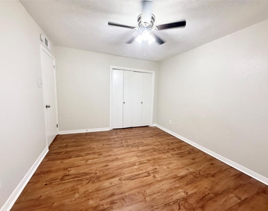 201 S Kaysie Street - Photo Thumbnail 10