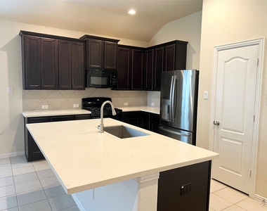 1507 Bella Garden Court - Photo Thumbnail 6