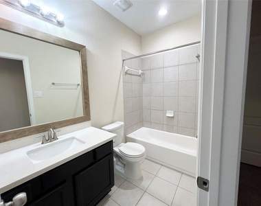 1507 Bella Garden Court - Photo Thumbnail 15