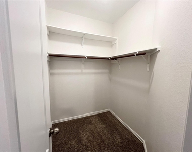 1507 Bella Garden Court - Photo Thumbnail 17