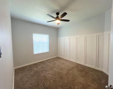 1507 Bella Garden Court - Photo Thumbnail 16