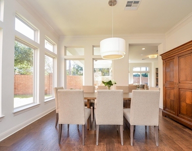2826 Tudor Manor - Photo Thumbnail 4