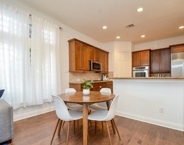 2826 Tudor Manor - Photo Thumbnail 18