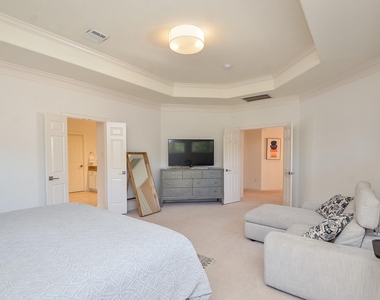 2826 Tudor Manor - Photo Thumbnail 27