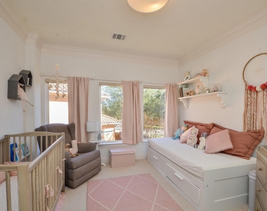 2826 Tudor Manor - Photo Thumbnail 39
