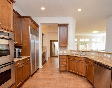 2826 Tudor Manor - Photo Thumbnail 14