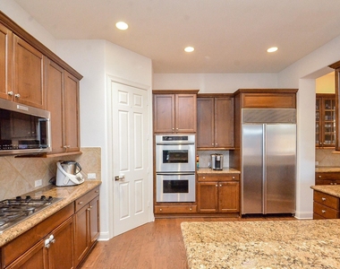 2826 Tudor Manor - Photo Thumbnail 12