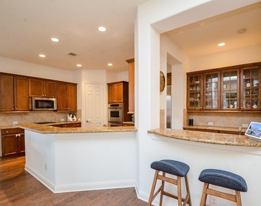2826 Tudor Manor - Photo Thumbnail 20