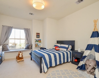 2826 Tudor Manor - Photo Thumbnail 32