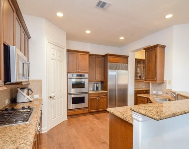 2826 Tudor Manor - Photo Thumbnail 10