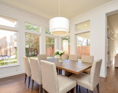 2826 Tudor Manor - Photo Thumbnail 6