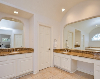2826 Tudor Manor - Photo Thumbnail 30