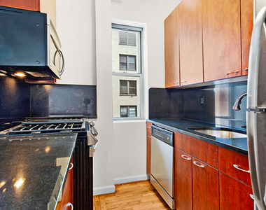 East 31st Street - Photo Thumbnail 2