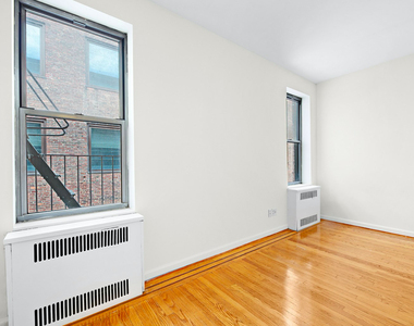 East 31st Street - Photo Thumbnail 3